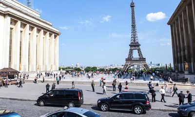 Paris to charge SUV drivers higher parking fees to tackle ‘auto-besity’