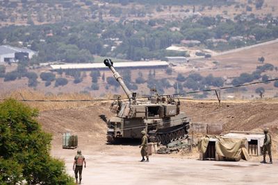 Israeli fire said to wound Hezbollah members on Lebanon border