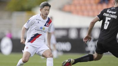 Oldest pro soccer player Miura not ready to retire, set to play again in Portugal