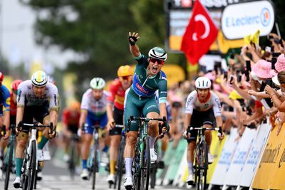 Tour de France stage 11: Jasper Philipsen makes it four in Moulins