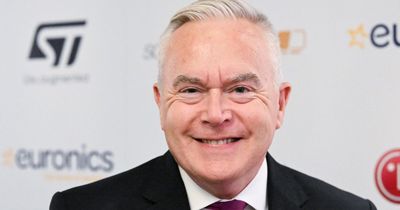 Who is Huw Edwards’ wife and how many children do they have?