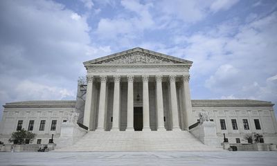 What ethical controversies are US supreme court justices facing?