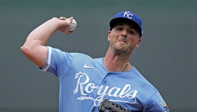 White Sox acquire pitcher Mike Mayers from Royals