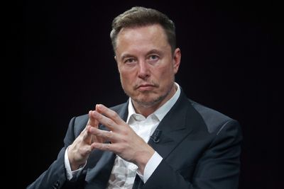 Elon Musk launches new AI company