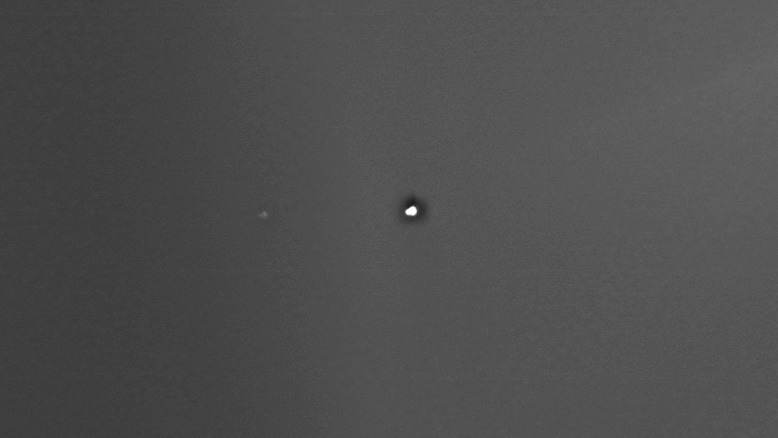 Mars orbiter spies a tiny Earth and moon from the Red Planet (photos)