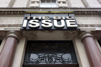 Street artist creates limited edition print in aid of the Big Issue