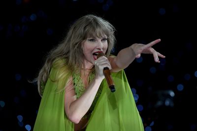 "Demonic" Taylor Swift record scares fan