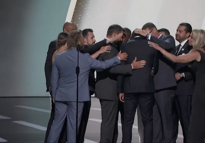 Damar Hamlin got emotional at the ESPYs after awarding the Bills training staff who saved his life