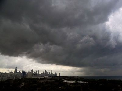 Tornado touches down near Chicago's O'Hare airport, disrupting hundreds of flights