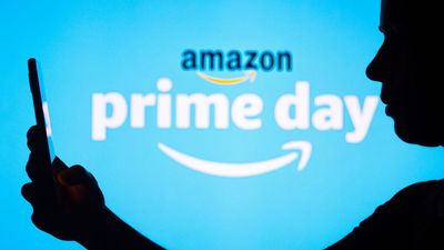 Elizabeth Warren Criticizes Amazon’s Tax Payments During Record-Breaking Prime Day 2023
