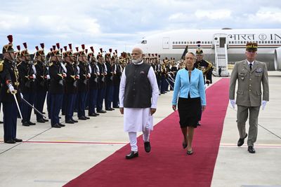 Military deals in focus as France rolls out red carpet for Modi