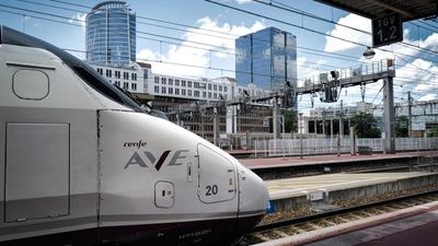 Renfe's first Lyon-Barcelona trains arrive in France to compete with SNCF