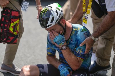 Mark Cavendish expects recovery to be ‘number of weeks’ after collarbone surgery