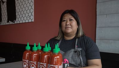 Sriracha shortage has Chicago restaurants, shoppers scrambling for hot sauce