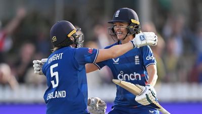 England's Heather Knight completes 6,000 international runs