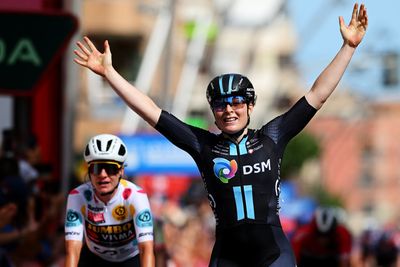 Baloise Ladies Tour: Charlotte Kool wins two in a row with stage 1 sprint victory