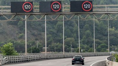 ‌Barcelona Solo Aplicará La Limitación De 30 Km/h En Entornos Escolares Cuando Los Centros Estén Abiertos‌