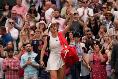 Ukraine's Svitolina loses at Wimbledon despite getting a big boost from the boisterous crowd