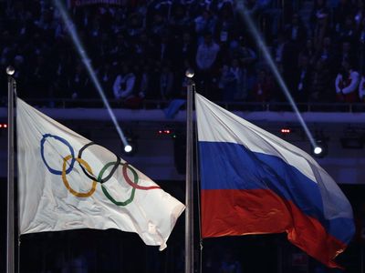 The IOC says it will not invite Russia and Belarus to the 2024 Olympics in Paris