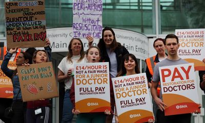 Minister calls for pay offer to be taken ‘seriously’ as doctors in England strike