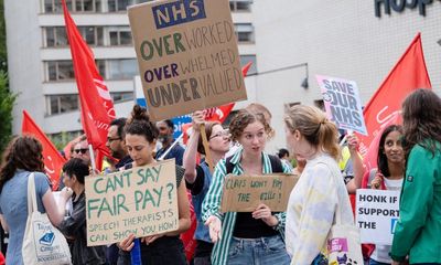 Downing Street rejects suggestions that NHS staff payrise agreed before ‘higher’ rate offered to doctors is unfair – as it happened