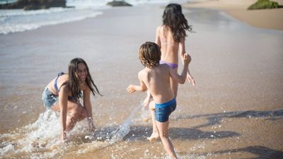 Study Shows UK Parents Struggling To Keep Children Entertained During Summer Break
