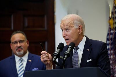 Biden to cancel student debt for 800,000