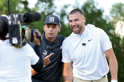 Chiefs TE Travis Kelce outshoots Patrick Mahomes on the golf course