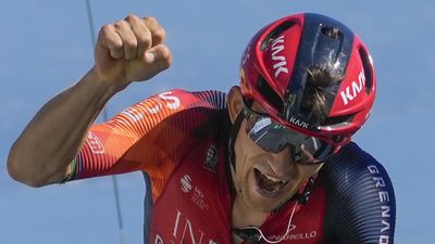 Kwiatkowski wins Tour de France's Stage 13