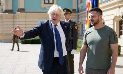 Boris Johnson criticises ‘mealy-mouthed’ Nato over Ukraine membership