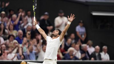 Alcaraz destroys Medvedev to move into first Wimbledon final