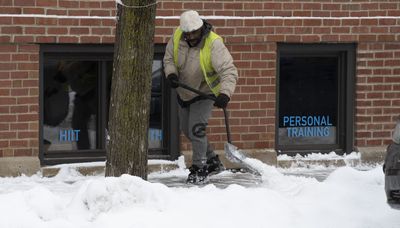 City Council committee tiptoes toward sidewalk snow removal mandate