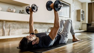Strengthen your shoulders with two dumbbells and this no-standing workout