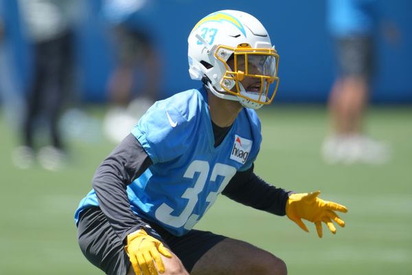 S Alohi Gilman tabbed as Chargers' 'best-kept secret' in 2023 : r/Chargers