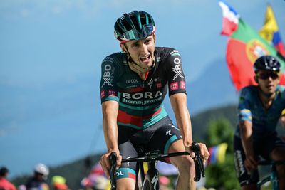 'I was running out of gas' – Hindley remains Tour de France's third man on Grand Colombier