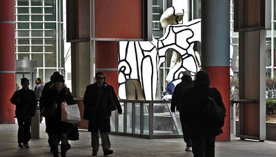 ‘Snoopy’ sculpture heads from Thompson Center to the Art Institute