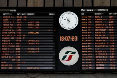 Italy air transport strike grounds hundreds of flights