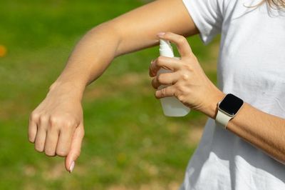 What Actually Stops Mosquitoes From Biting — And What Doesn’t — According to Science