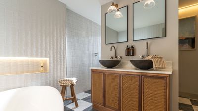 Bathroom decluttering checklist – 9 things you can clear out quickly