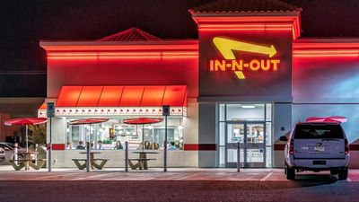In-N-Out Burger Bans Employee Mask Wearing
