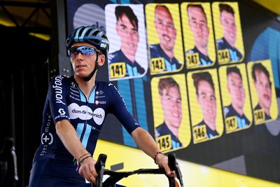 'It's not worth risking his long term health': DSM-Firmenich withdraw concussed Romain Bardet from Tour de France