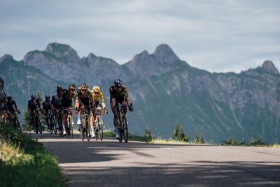 Tour de France deadlock remains despite Jumbo-Visma power play for Vingegaard