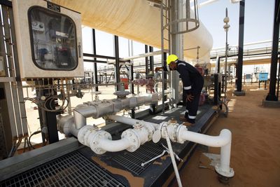 Oilfields partially resume after ex-official released in Libya