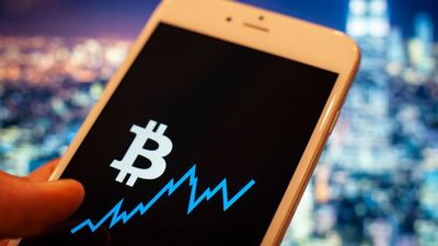 Bitcoin Faces Potential Collapse As Analyst Warns Of Key Level Loss