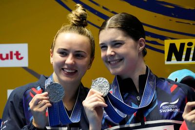 Lois Toulson and Andrea Spendolini-Sirieix win historic world diving medal