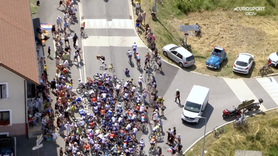 Spectator causes multi-rider crash on Tour de France stage 15