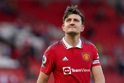 Harry Maguire has Manchester United captaincy taken off him by Erik ten Hag