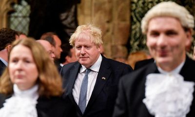 Lords panel criticises Boris Johnson for bringing honours system into question