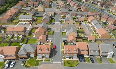 UK housing slowdown hits market confidence as asking prices fall