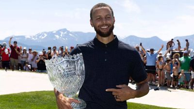 Watch: Stephen Curry sinks eagle putt to win celebrity golf event